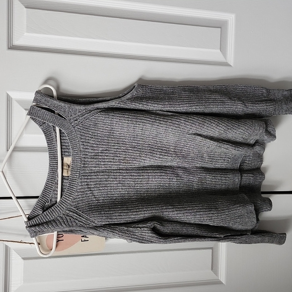 Off the shoulder knitting sweater - Picture 2 of 3